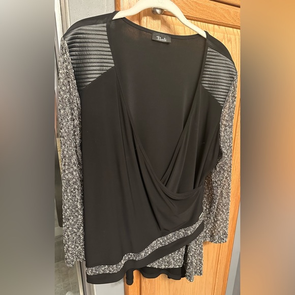 Bali Corp black wrap top with faux leather shoulder detail - Picture 2 of 6